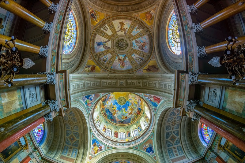 interno della basilica di Eger